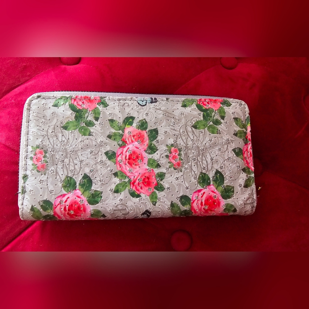 Pretty Paris with twinkles, roses, eiffel tower, zipper pocket, ID cc holders